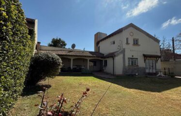 VENTA-CASA EN ESQUINA-GRAND BOURG
