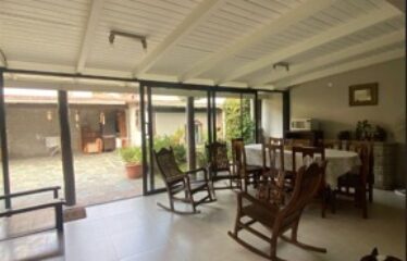 VENTA-CASA EN ESQUINA-ZONA SHOPPING
