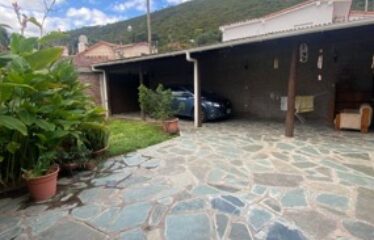 VENTA-CASA EN ESQUINA-ZONA SHOPPING